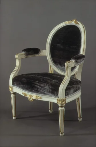 Oval-back armchair