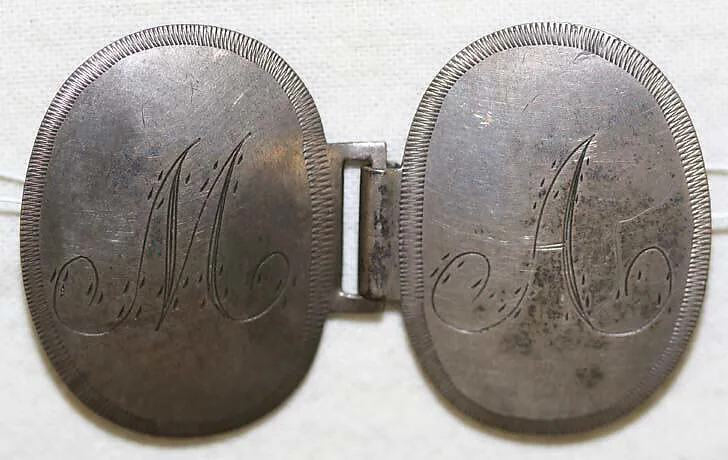 Belt buckle — Unknown