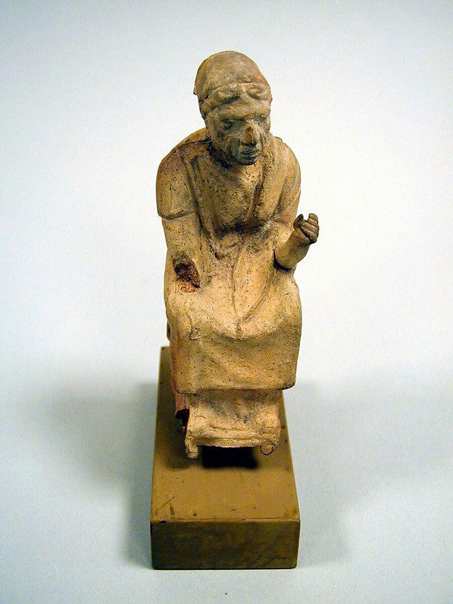 Statuette of an old woman — Unknown