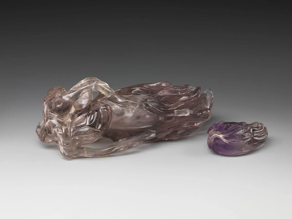 清 紫晶佛手形盒|Container in the shape of a Buddha’s hand — Unknown
