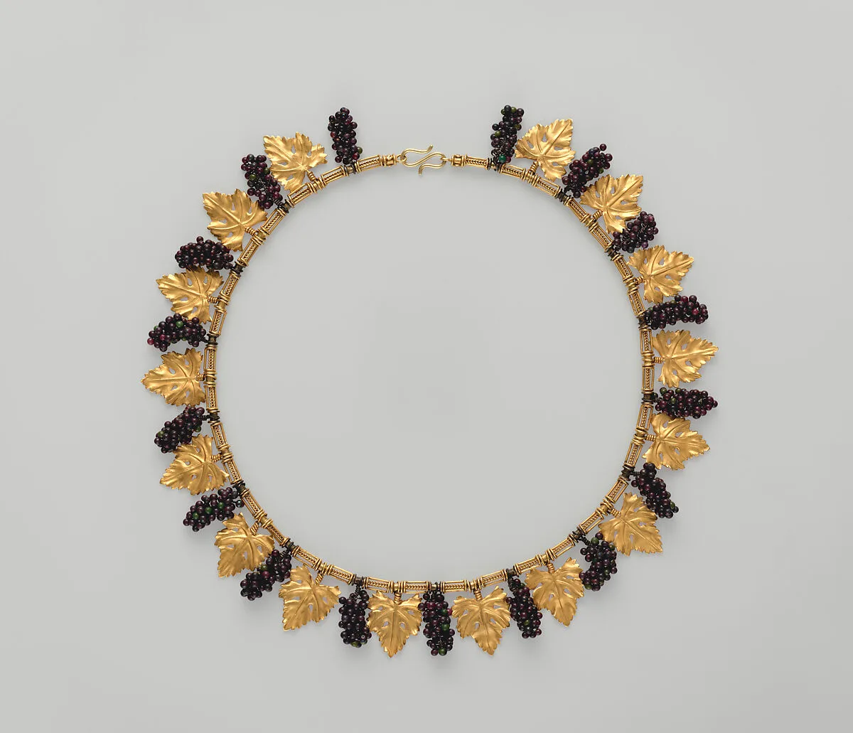 Archaeological revival necklace — Castellani