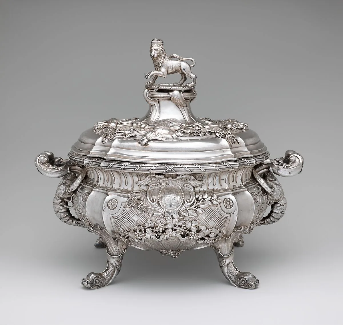 Tureen — Paul de Lamerie