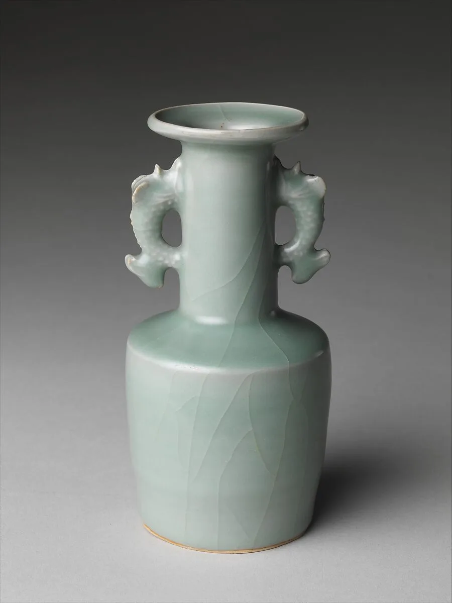 龍泉窯雙耳瓶|Vase with Dragonfish Handles — Unknown