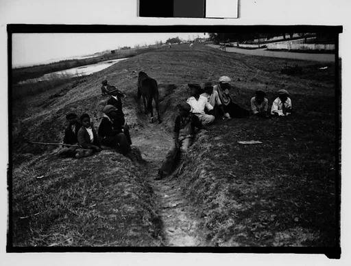 [Children on Levee, From Automobile, New Orleans Vicinity, Louisiana]
