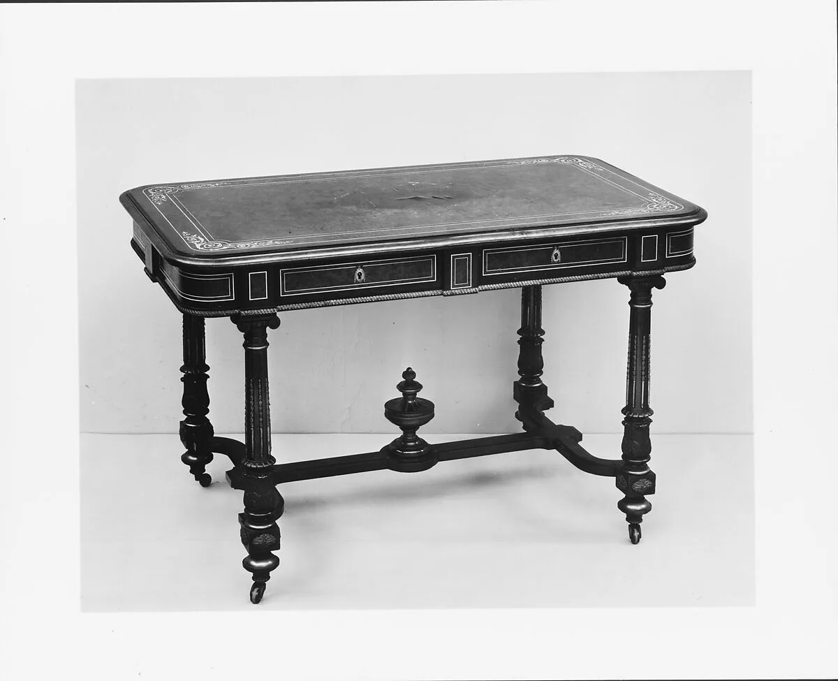 Table — Léon Marcotte