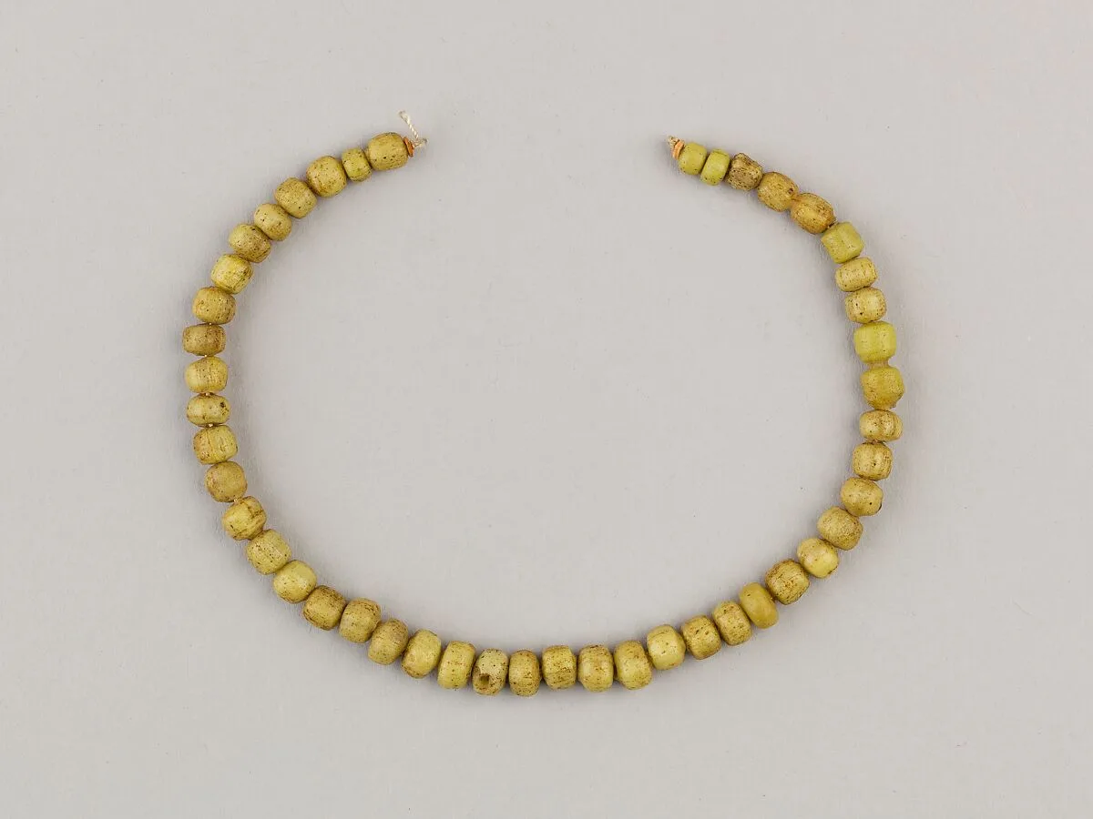 String of 46 disc beads — Unknown