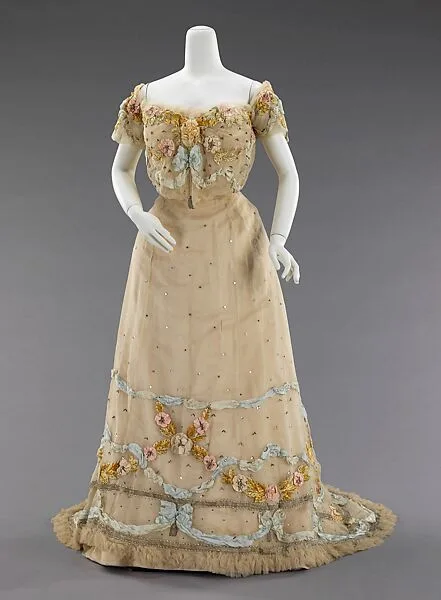 Ball gown — Jacques Doucet