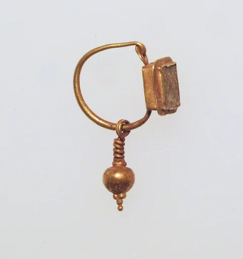 Earring with pendant