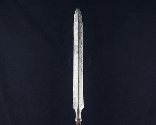 Arrowhead (<i>Yanone</i>)