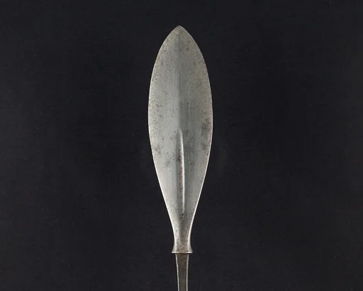 Arrowhead (<i>Yanone</i>)