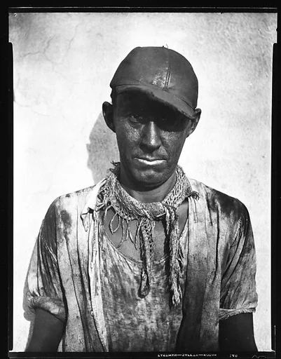 [Dockworker Wearing Leather Cap and Rag Scarf, Havana]
