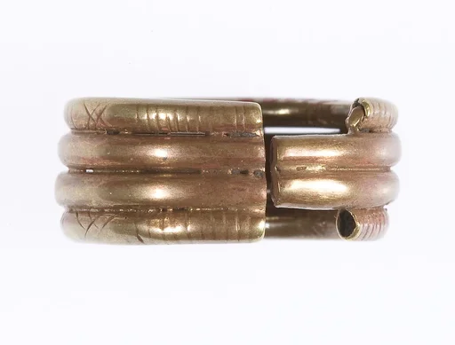 Ribbed Penannular Earring
