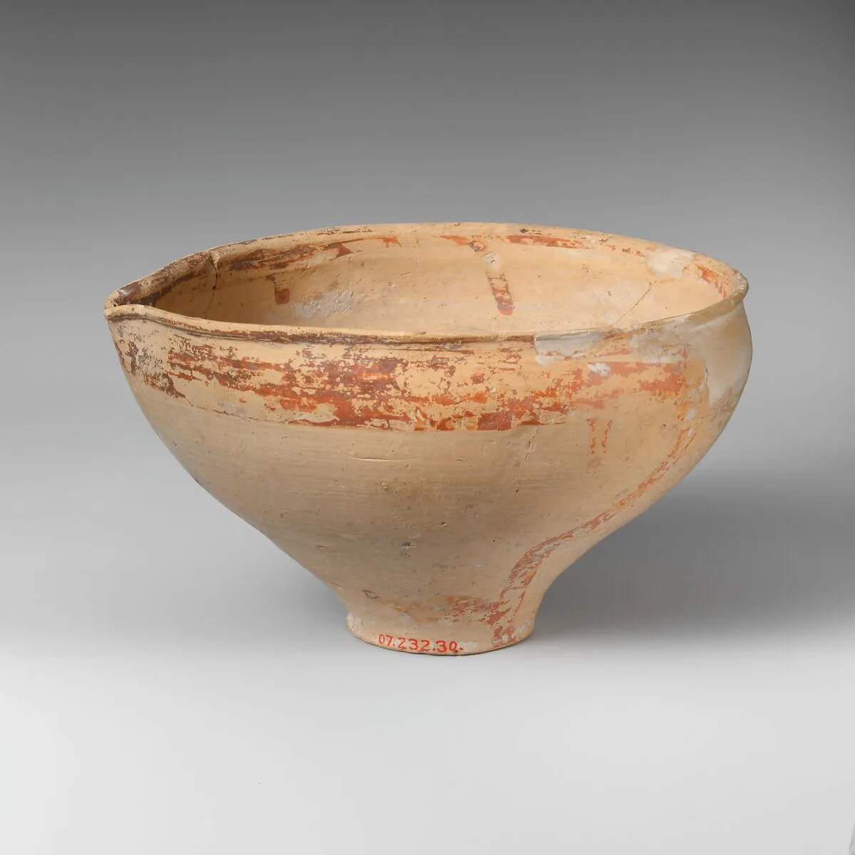 Terracotta pulled rim bowl — Unknown