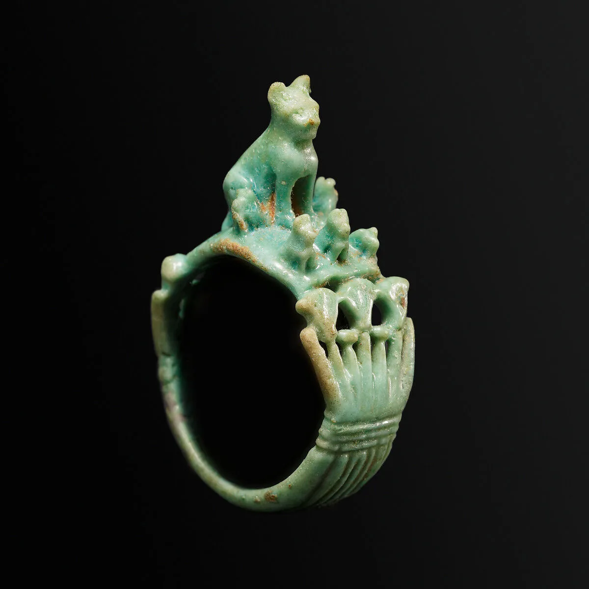 Ring with Cat and Kittens — Unknown