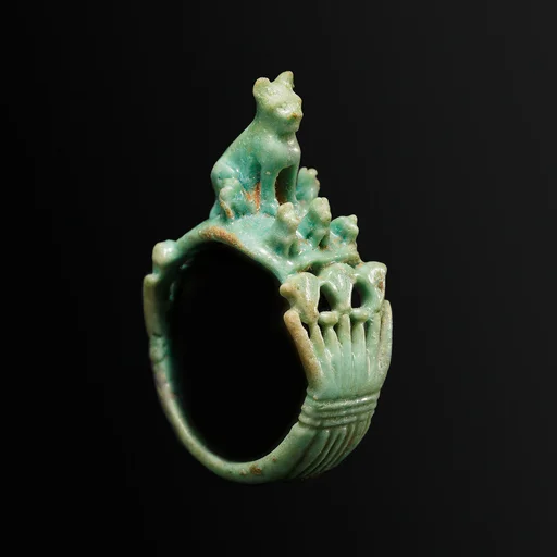 Ring with Cat and Kittens