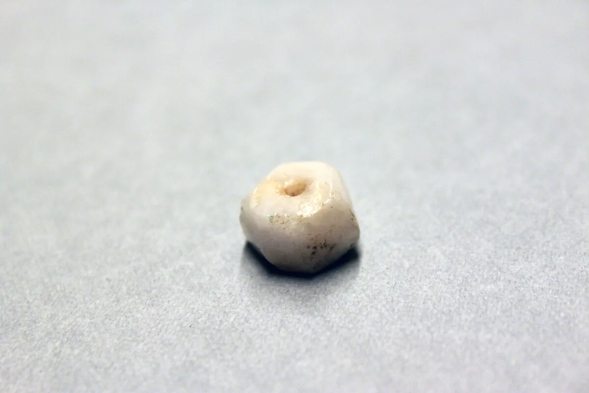 Bead — Unknown