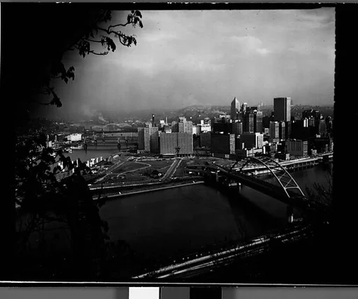 [Skyline, Pittsburgh, Pennsylvania]