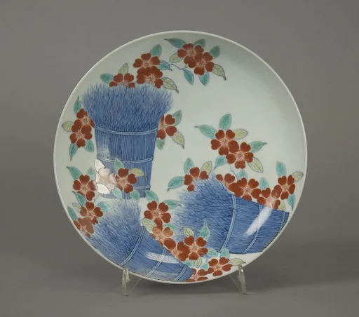 色絵桜垣根文皿|Dish with Cherry Blossoms and Bundles of Brushwood
