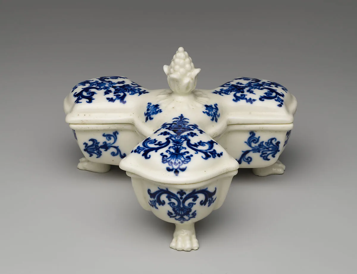 Spice box with cover (Poivrière) — Saint-Cloud factory