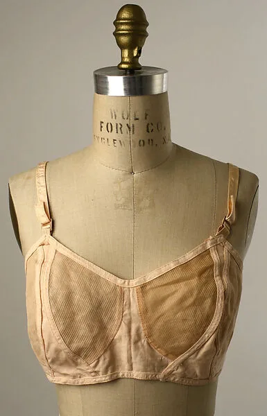 Brassiere — Unknown