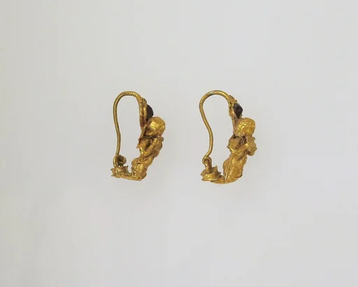 Earring with Eros