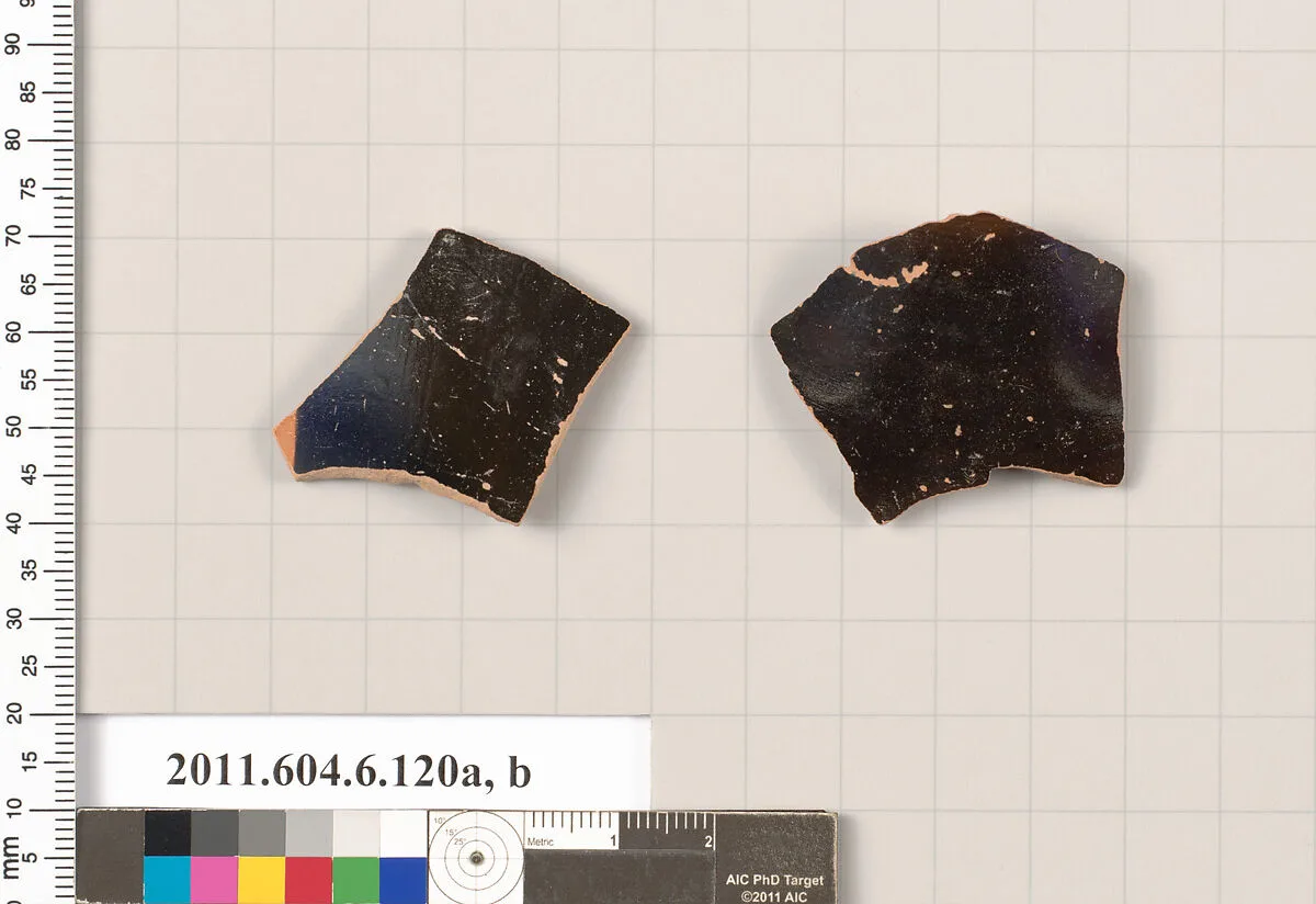 Terracotta fragments of closed shapes — Unknown