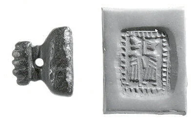 Pyramidal stamp seal with hammer-head handle