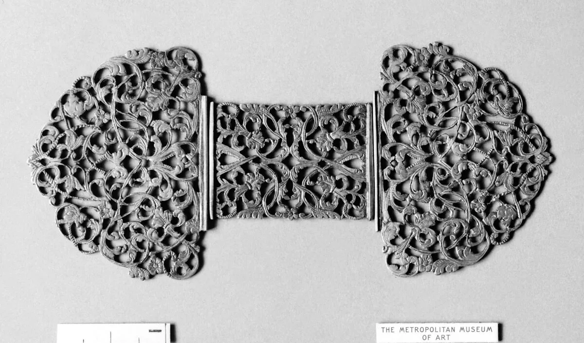 Book clasp — Unknown