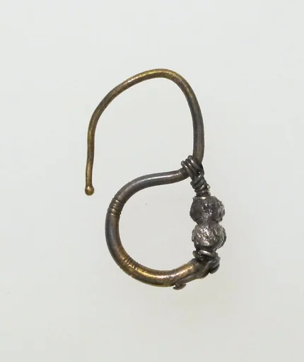 Earring, delta-shaped with beads
