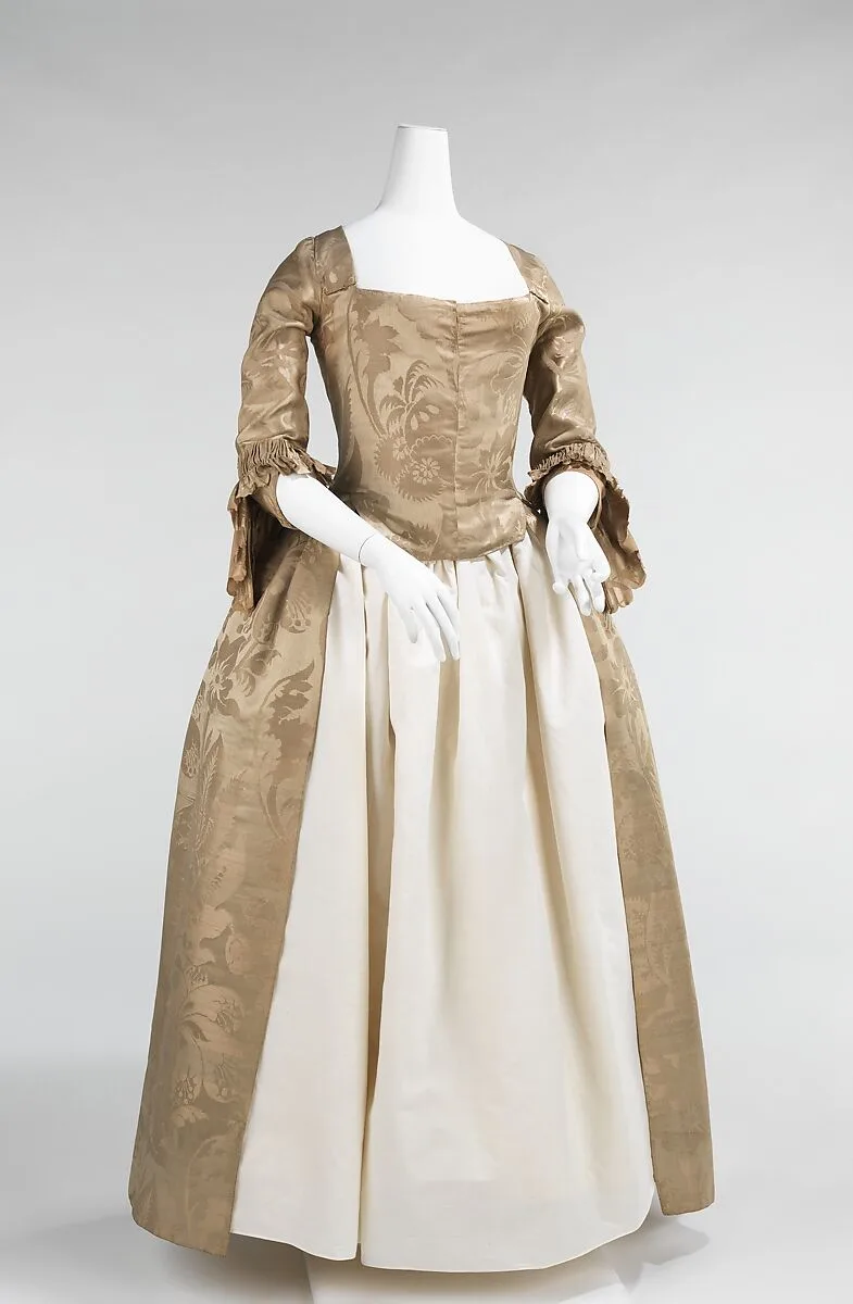 Wedding dress — Unknown