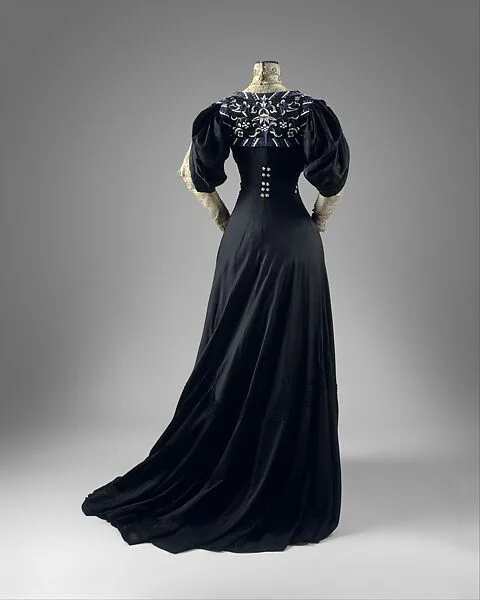Dress — Jeanne Hallée