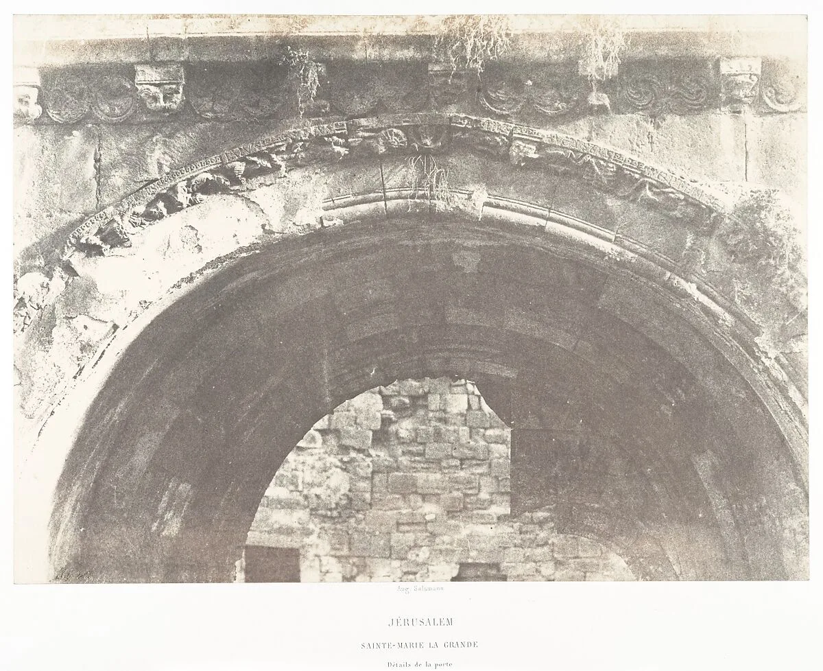 Jérusalem, Sainte-Marie-la-Grande, Détails de la porte — Auguste Salzmann|Imprimerie photographique de Blanquart-Évrard, à Lille
