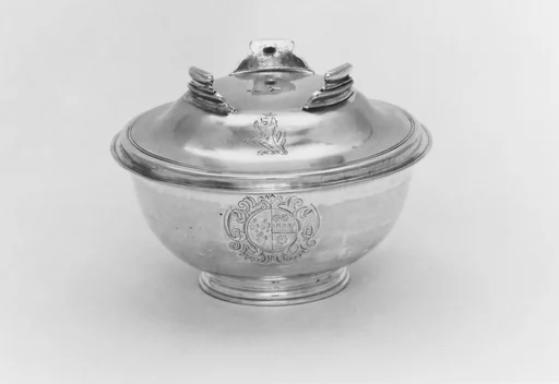 Sugar bowl with cover