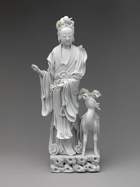 晚清/民國 蘇學金 德化窯白釉麻姑獻壽瓷像|The Immortal Magu with a Deer — Su Xuejin