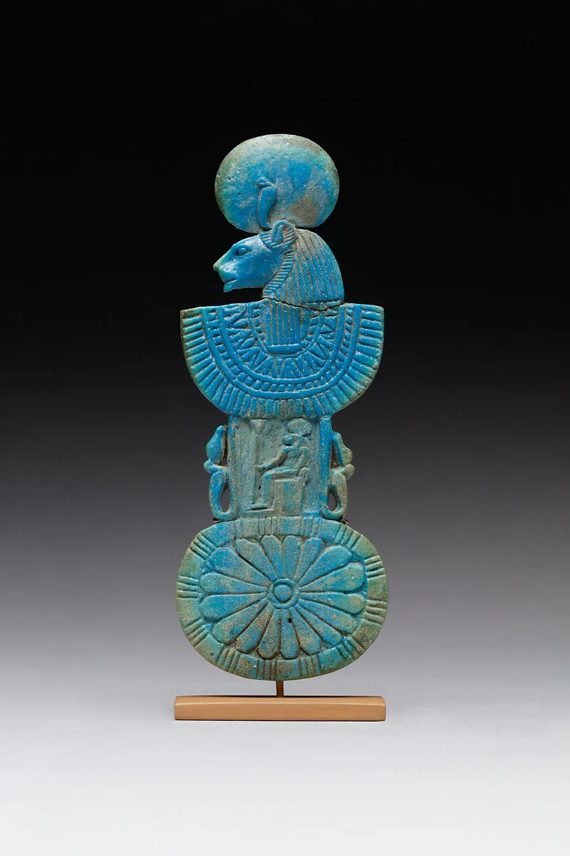 Necklace counterpoise with aegis of Sakhmet — Unknown