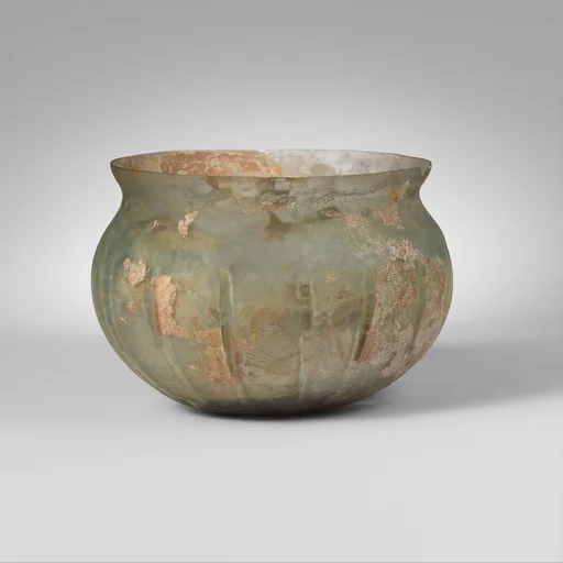 Glass ribbed bowl