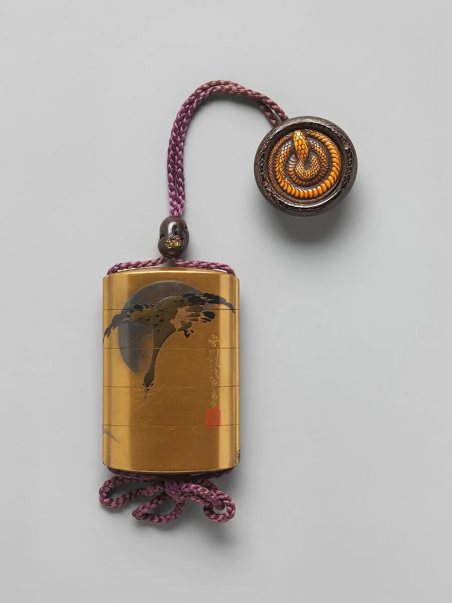 山田常嘉斎作・狩野晴川院筆 満月に鵞鳥図印籠|Inrō with Goose Flying across the Full Moon — Kano Seisen’in
