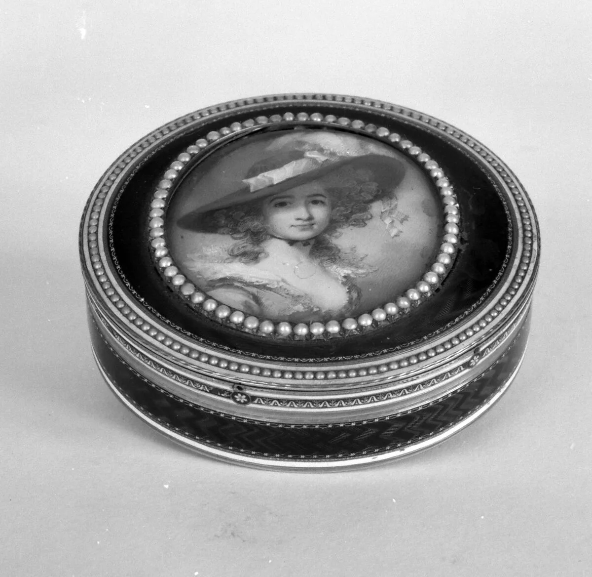 Snuffbox with portrait of a woman — G.R.C.|George Engleheart