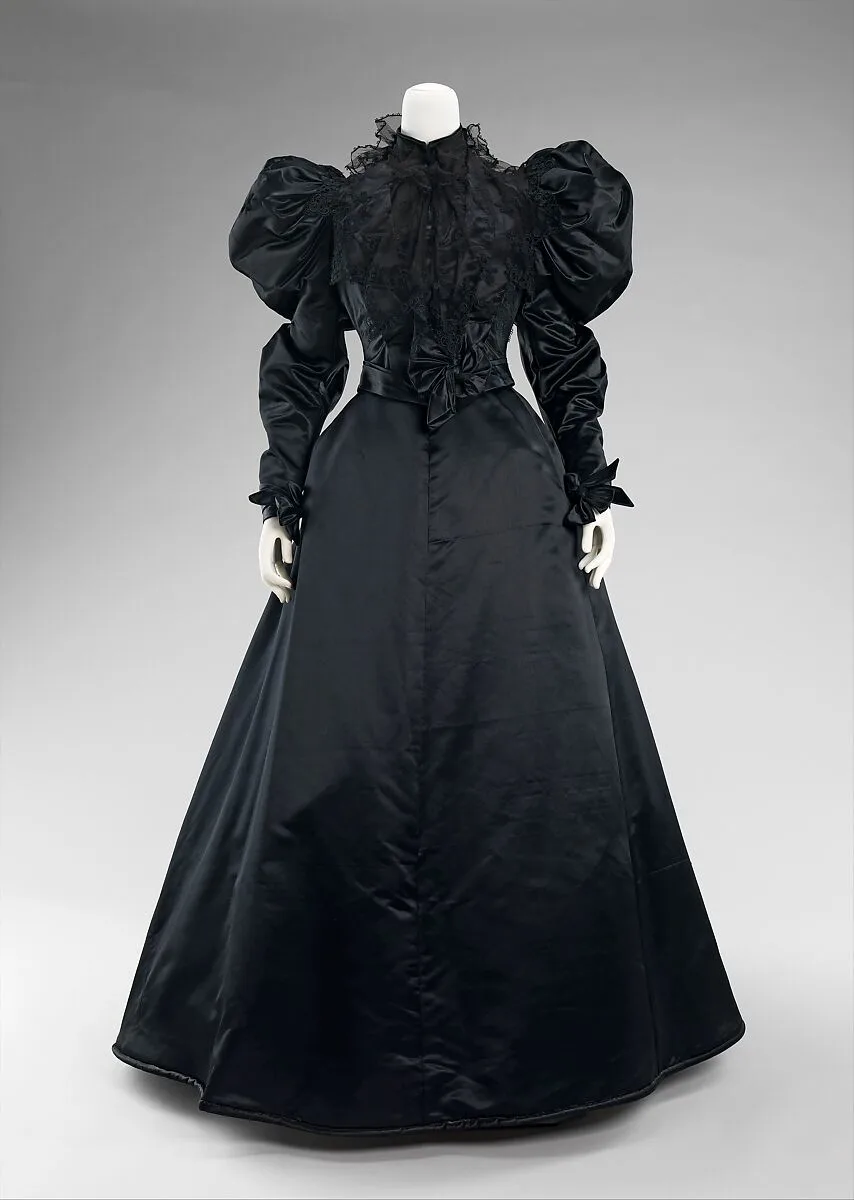 Dinner dress — Mrs. Arnold