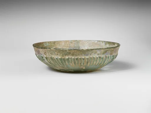 Glass ribbed bowl
