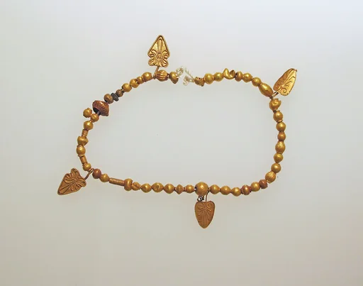 Necklace with palmette pendants