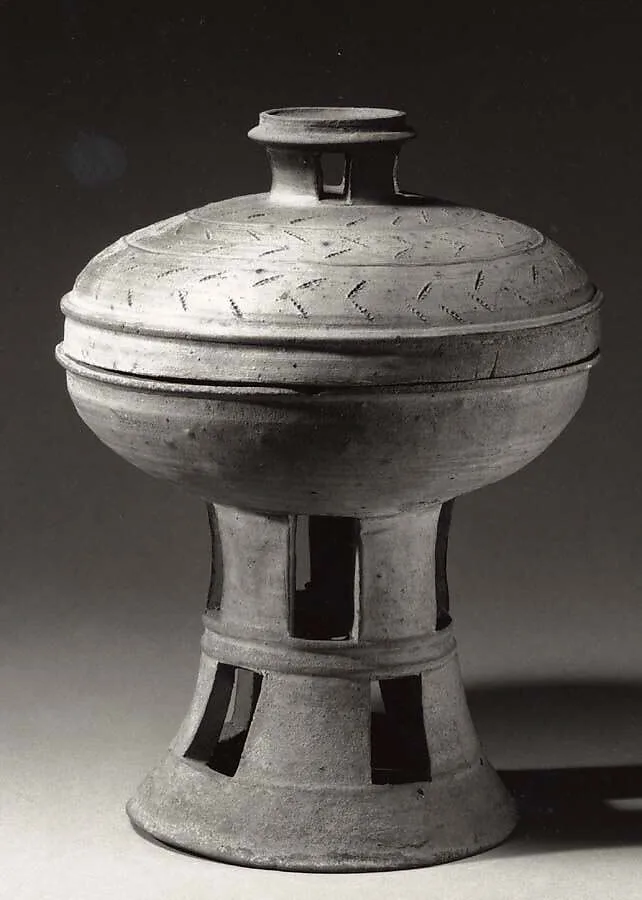 뚜껑 있는 굽다리 접시 삼국 신라|有蓋高杯 三國 新羅|Pedestal dish with cover — Unknown