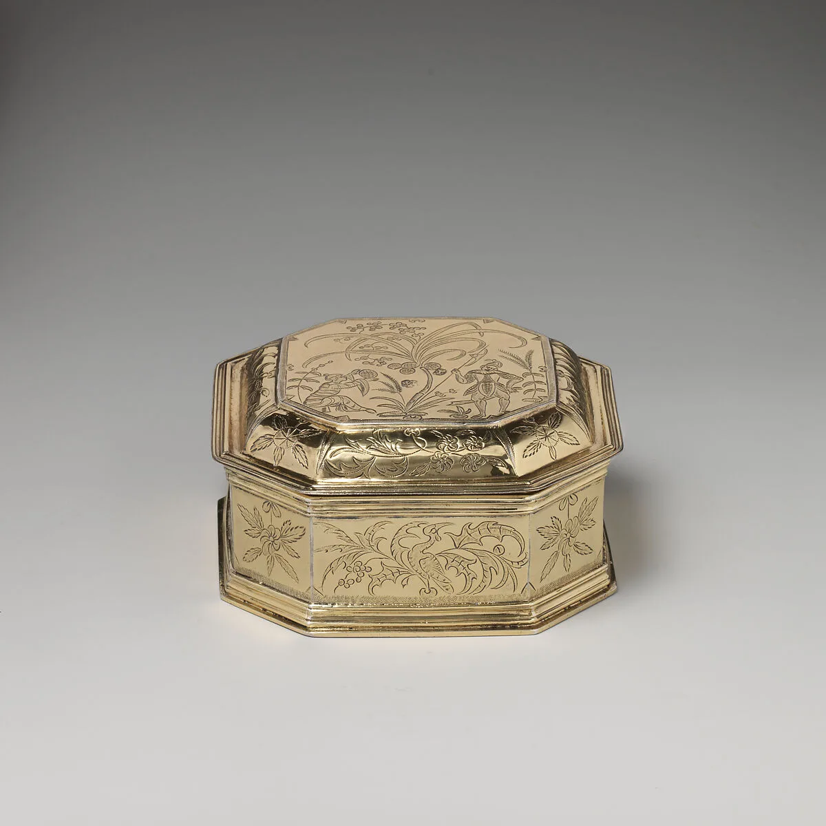 Box with cover (one of a pair) (part of a toilet service) — William Fowle
