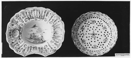 Pierced dish