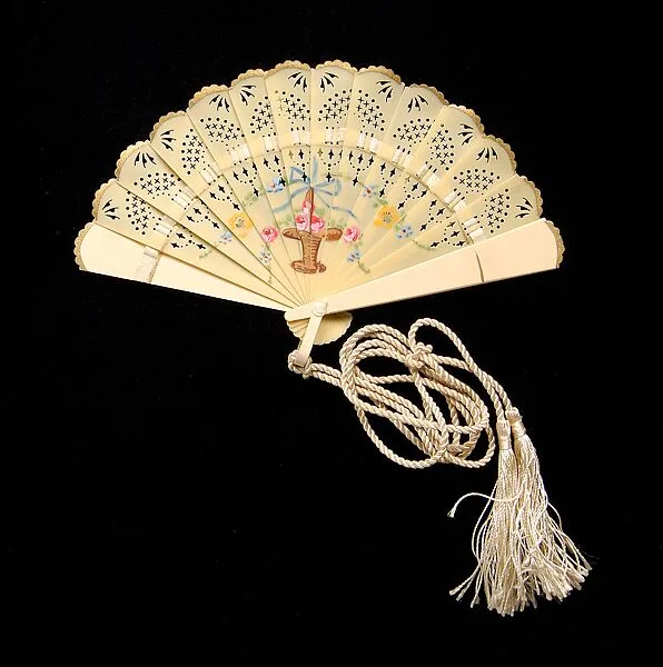 Brisé fan — Unknown