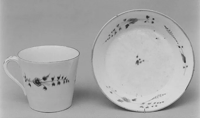 Saucer — Chantilly