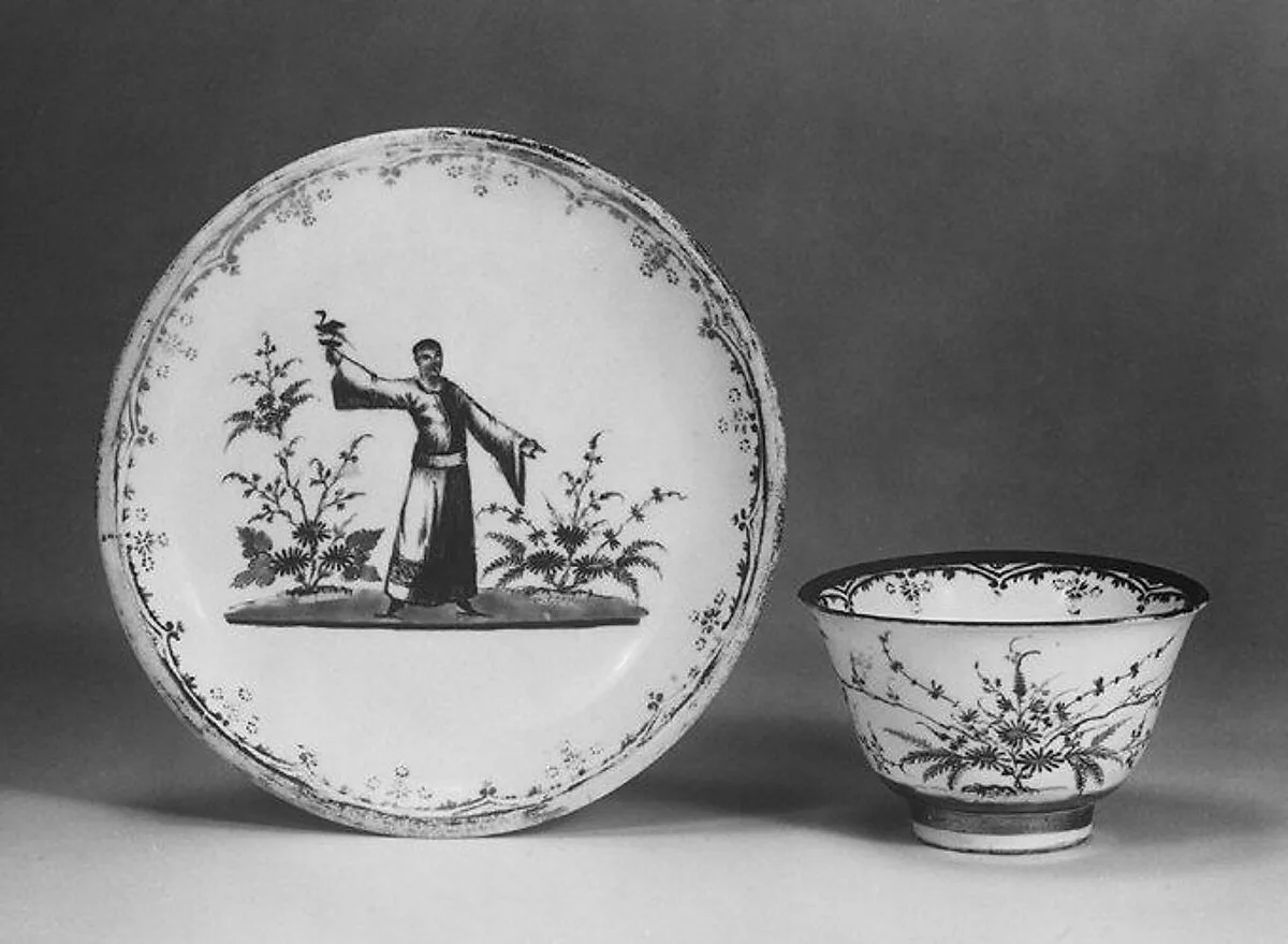 Teabowl and saucer — Meissen Manufactory
