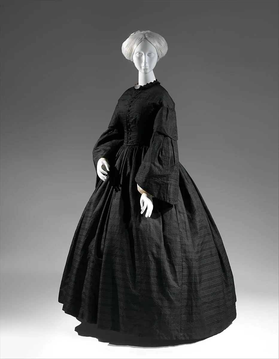 Mourning dress — Unknown