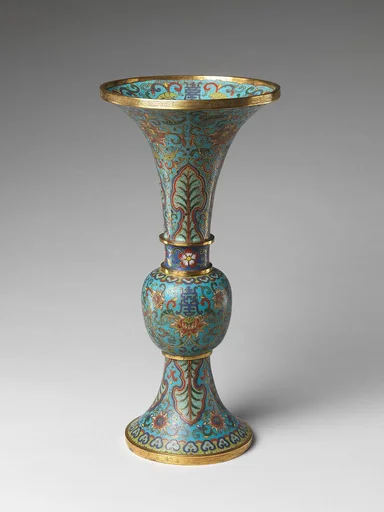 清中期 掐絲琺瑯花觚(五供之一)|Vase from a five-piece altar set