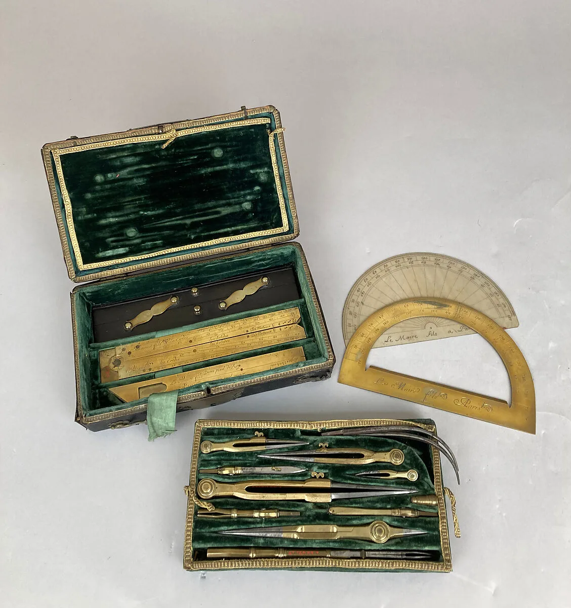 Draughtsman's instruments — Le Maire fils